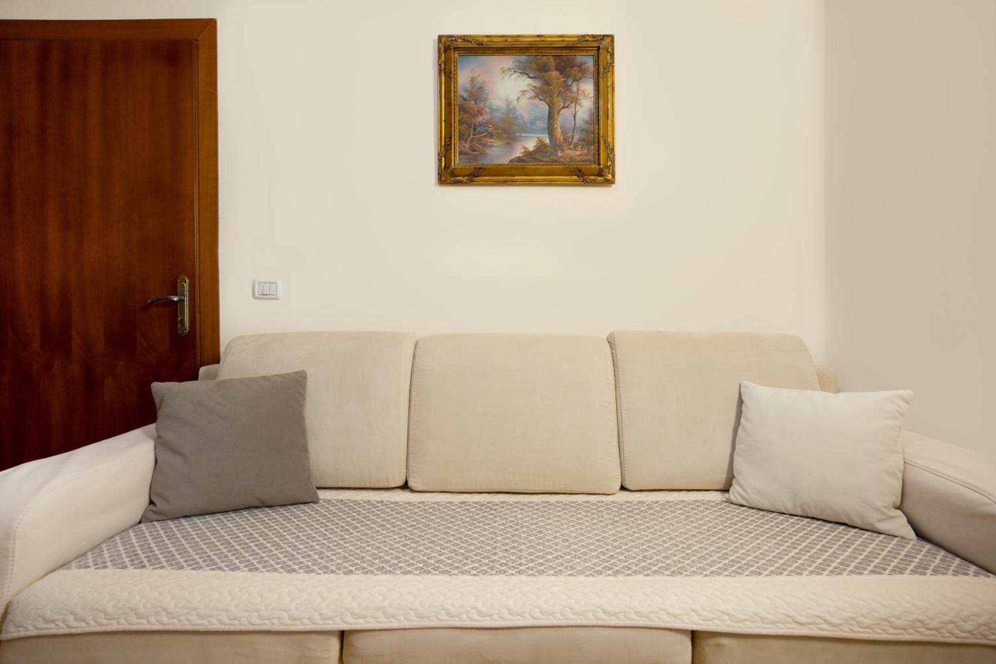 Sea Point Apartments Dıraç Dış mekan fotoğraf