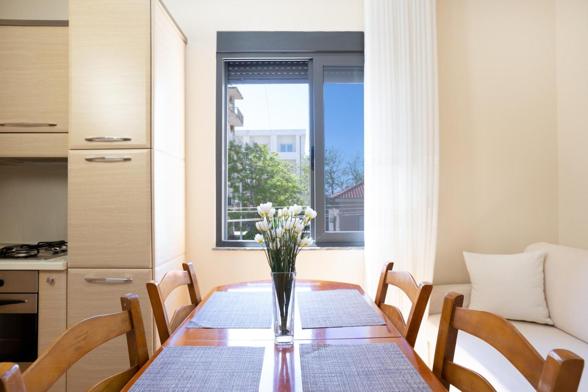 Sea Point Apartments Dıraç Dış mekan fotoğraf