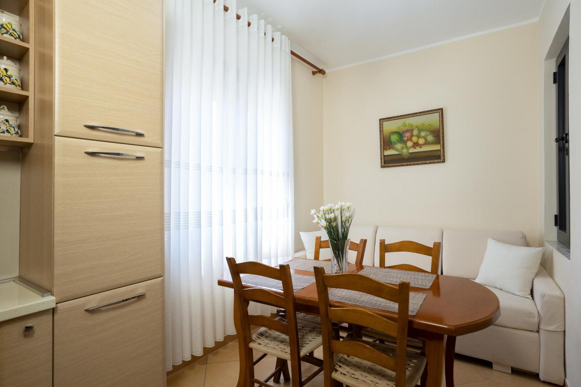 Sea Point Apartments Dıraç Dış mekan fotoğraf